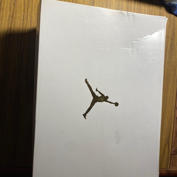 White air Jordan’s 1 mid - Picture 5 of 6